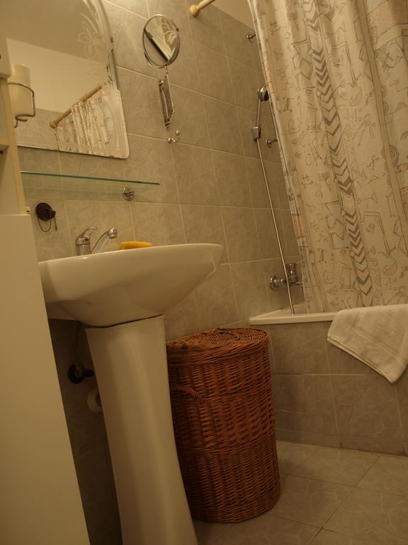 Attic Apartment City Center Praag Buitenkant foto